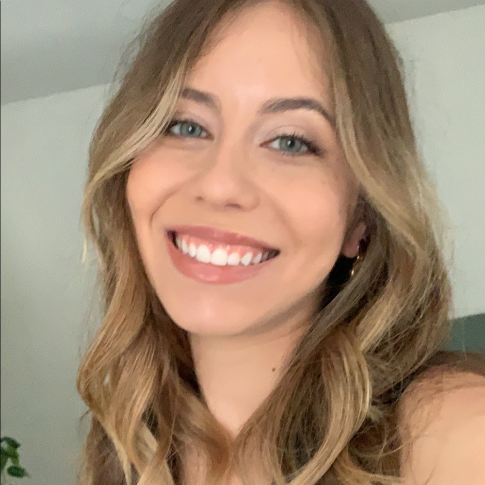 Meet your Posher, Emily